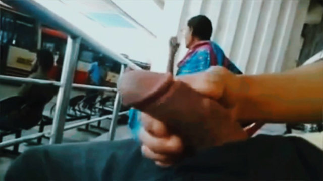 Daring Guy Flash Dick – Infront Of Bass Station Girlmms