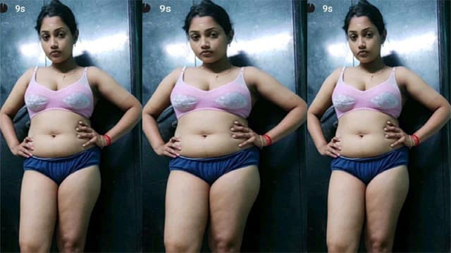 Cheater Tamil Wife Showing & Fucking Leaked Video