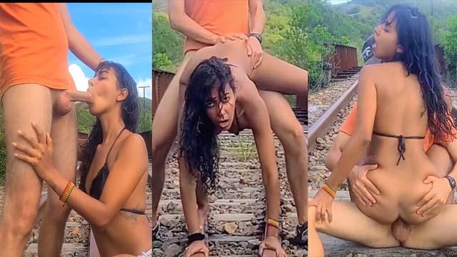 Horny Indian Railway Outdoor Deepthroat NRI BF Hard Fuck